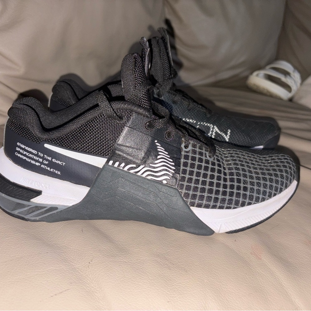 Nike metcon 8 running sneakers - Picture 3 of 10
